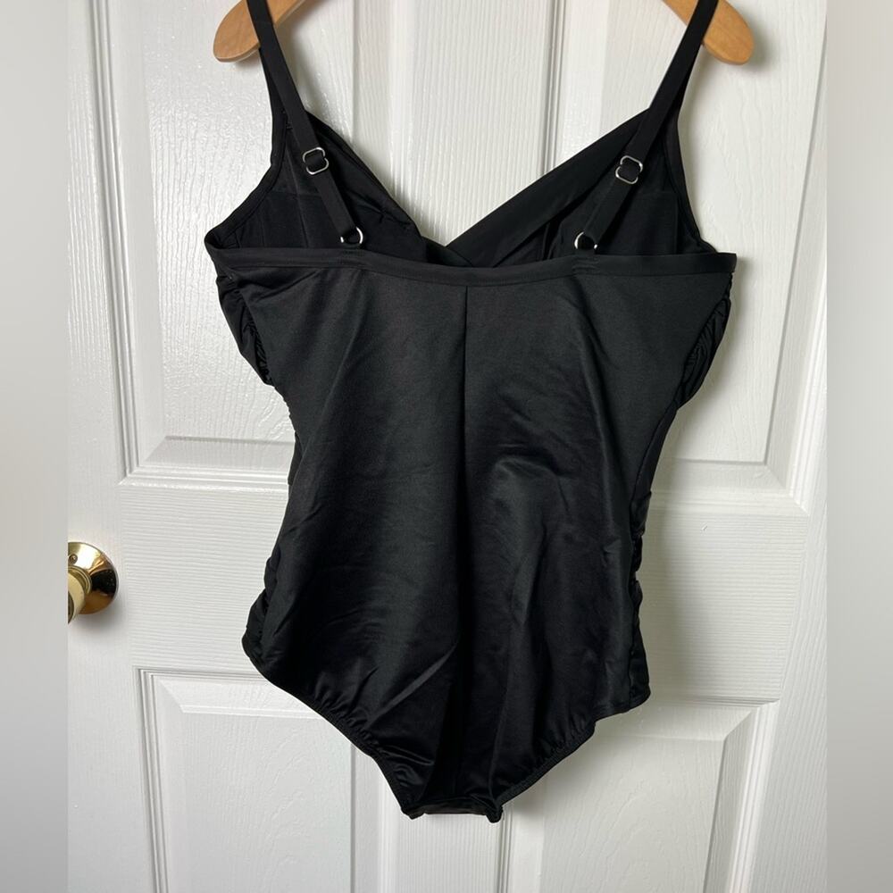 Miraclesuit Mystify One Piece Swimsuit in Black 14 DD - Picture 5 of 8